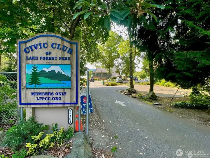 Deeded access to Lake Forest Park Civic Club and beach.