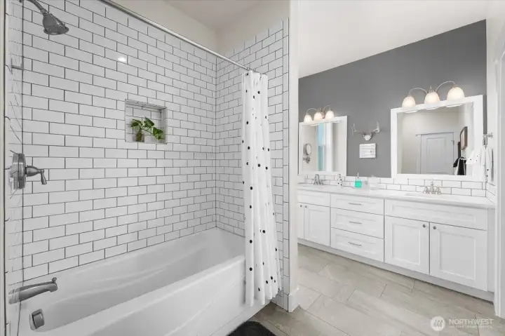 Primary ensuite bath
