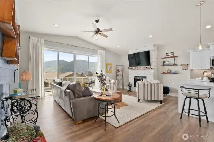 It's hard to decide where to settle in when the views are so pretty from different areas of the room!