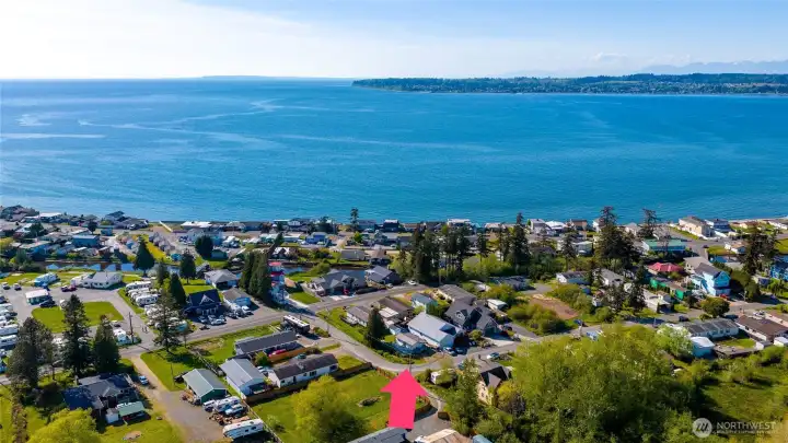 Just a couple blocks from the Beach and State park access.
