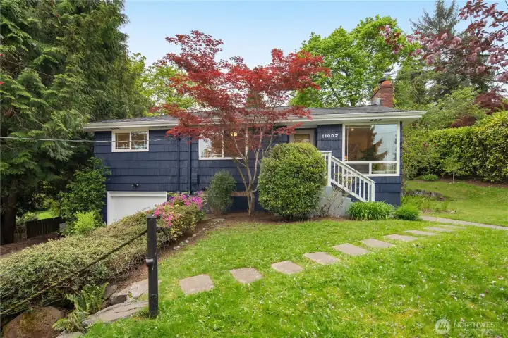 Gorgeous South-Facing house!