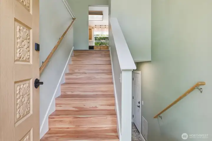 Wonderful 3+ Den, 3  bath 1940 sq ft updated home