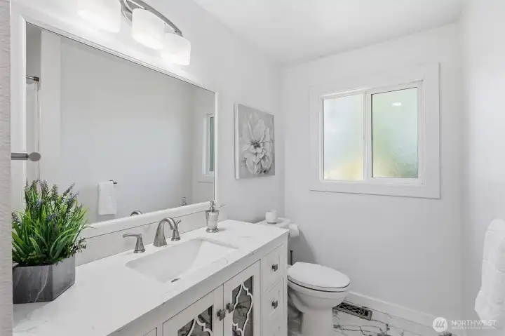 Main full Bathroom