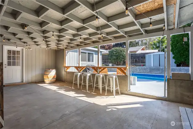 Large covered patio with Dining built in