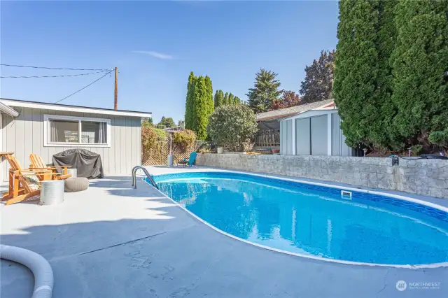 Pool with New liner and heater