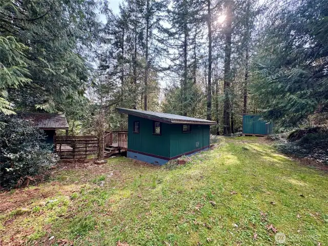 Lower cabin