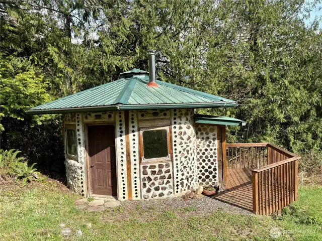 Upper roundhouse
