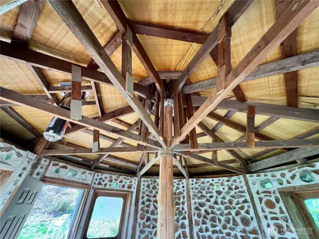 Upper roundhouse
