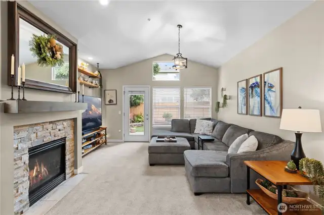 Living room w/ Gas fire