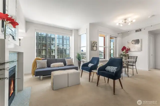 Seamless style, an open flow between the living and dining areas creates the perfect space for both relaxing and entertaining.