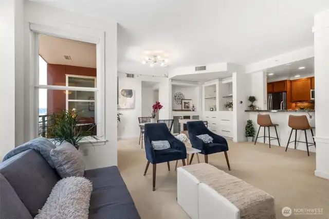 Where luxury meets comfort, this open-concept 'penthouse like' living space on the top floor is where life truly feels GOOD.