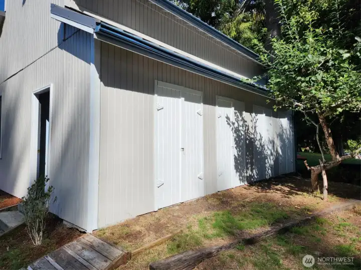 Storage space for your water toys.