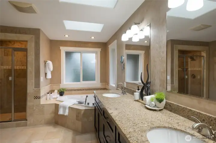 Generous layout in the primary en-suite.