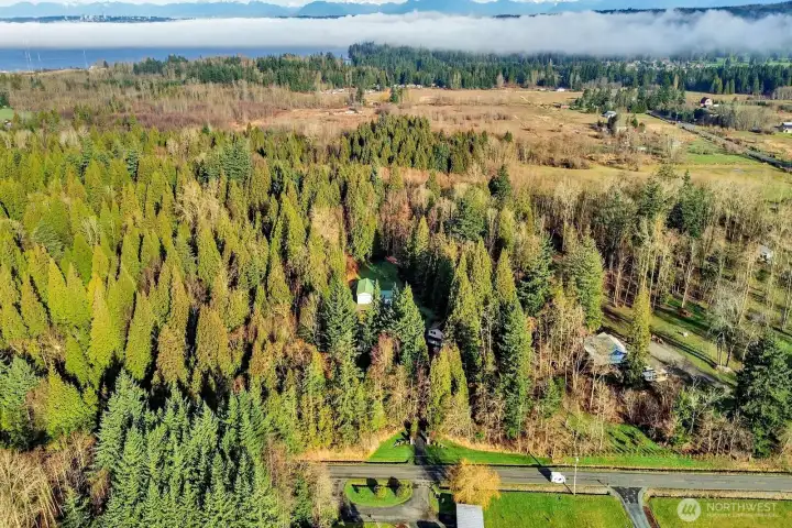 Aerial showing proximity to bay.
