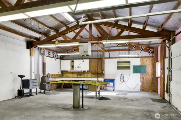 Room for all your projects. Electrical for your welder.