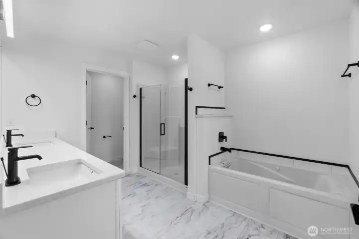 Full bright bathroom as Primary ensuite use