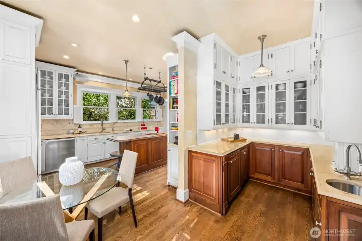 A beautifully appointed kitchen and prep space designed to handle everything from quiet mornings to grand-scale catering.
