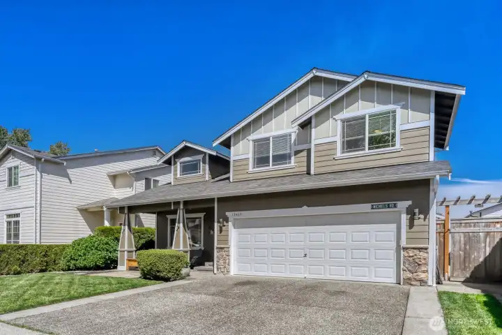 LOVELY HOME IN EXCELLENT CONDITION.