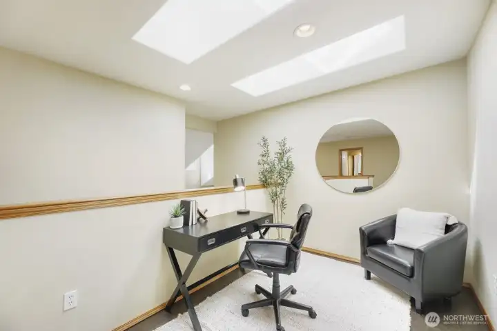 PERFECT LOFT – FOR STUDIO, OFFICE, PLAYROOM AREA, OR HOBBIES & CRAFTS.
