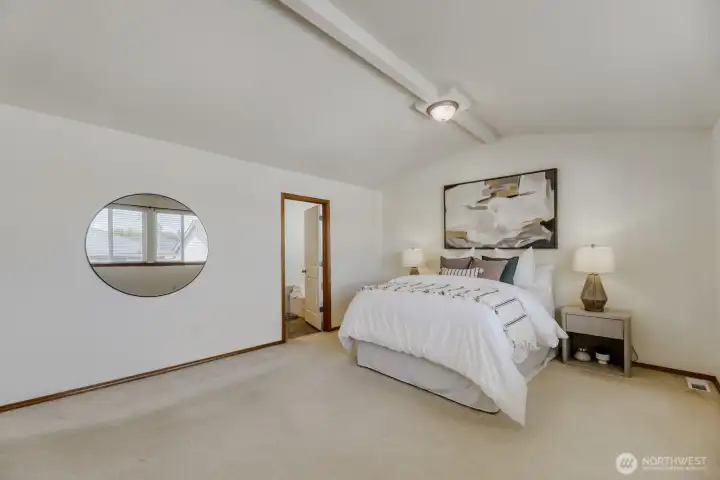 LARGE PRIMARY BEDROOM,  W/ PRIVATE ACCESS TO EN-SUITE BATHROOM & WALK-IN CLOSET.