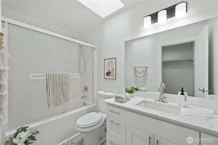 Primary Bathroom - Full