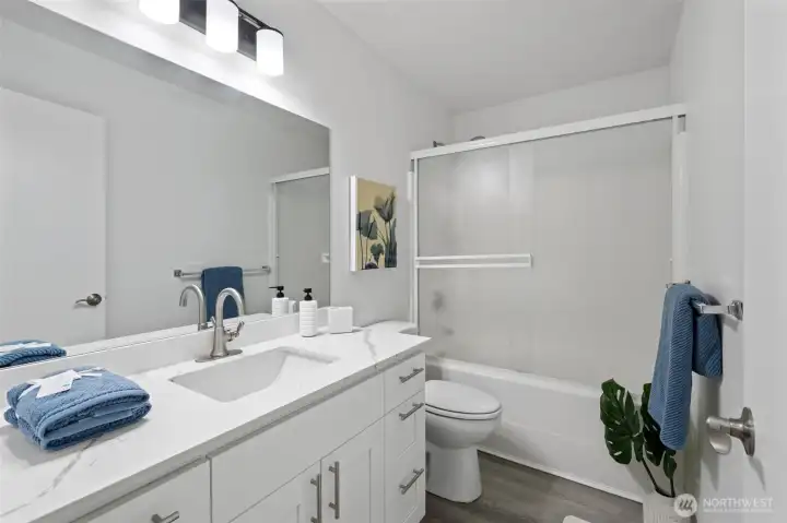 Upstairs Hall Bathroom -Full