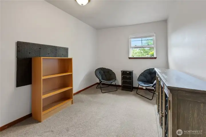 bonus/den area bonus/den area