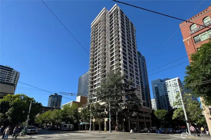 Royal Crest Condominium, a concrete & steel hi-rise building, built in 1973 as a condominium, not a conversion, close to Amazon Headquarters, South Lake Union; Whole Foods, dining & shopping, public transportation, Pike Place Market, the new Waterfront Park, coffee shops & so much more! Best price & value for rare penthouse level, spectacular view one bedroom home!