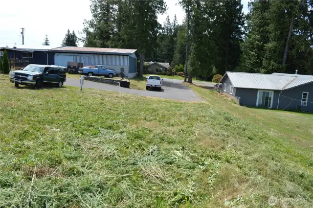 Looking south at the access easement (you can see it's wide and can easily handle large vehicles and/or boats and RV's).