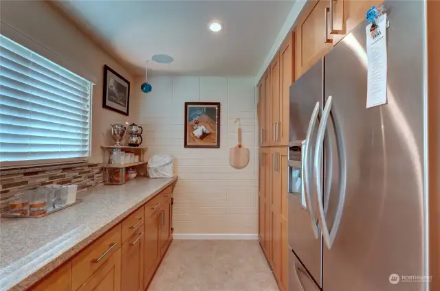 Stainless Steel Appliances & Expansive Pantry Area