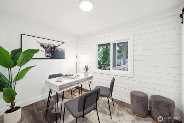 Office w.shiplap accents