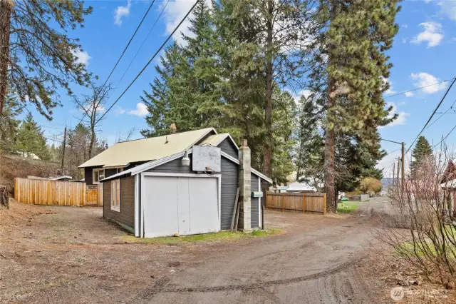 Detached garage with so much potential!