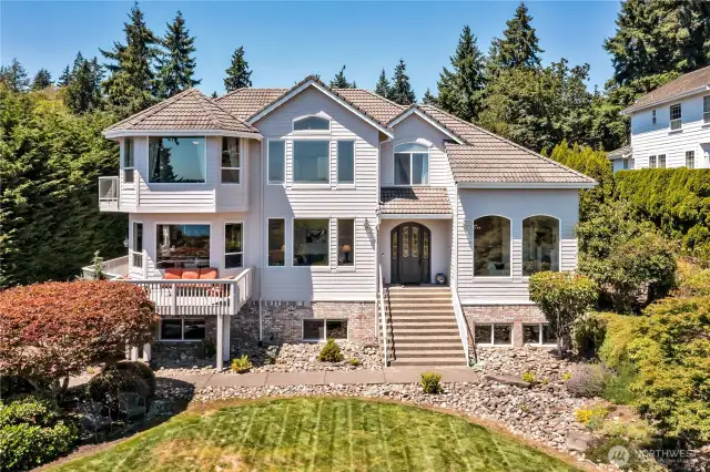 Front elevation 2. Absolutly fantastic community.