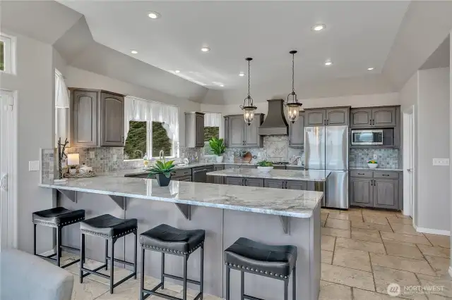 Kitchen with 1 bar view.