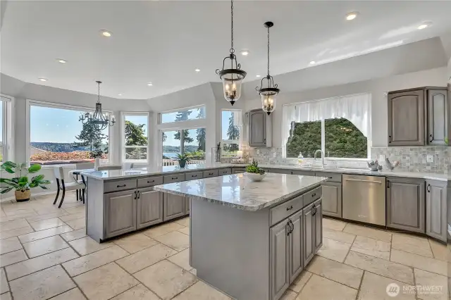 Kitchen with both bars.