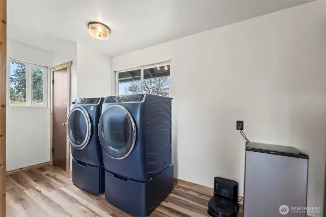 Very large mudroom/laundry area