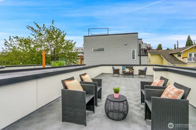 Lots of room on the deck for many guests...