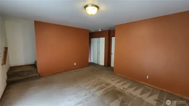 Downstairs we enter the bonus/rec room...