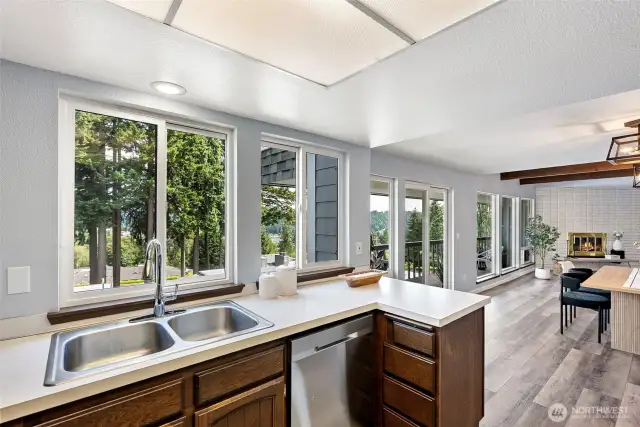 Who wouldn't want to do the dishes with a view like this?