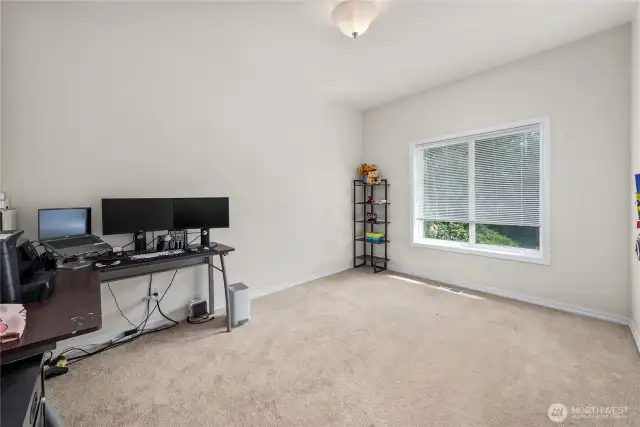 Flex room on main; den / office /bedroom 4