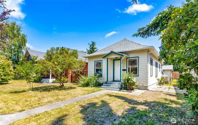 Charming rambler, ready to love, includes a new roof.