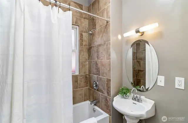 The updated bathroom with Maxx soaking tub.