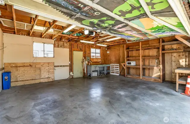 Loads of room for parking, shop, storage.
