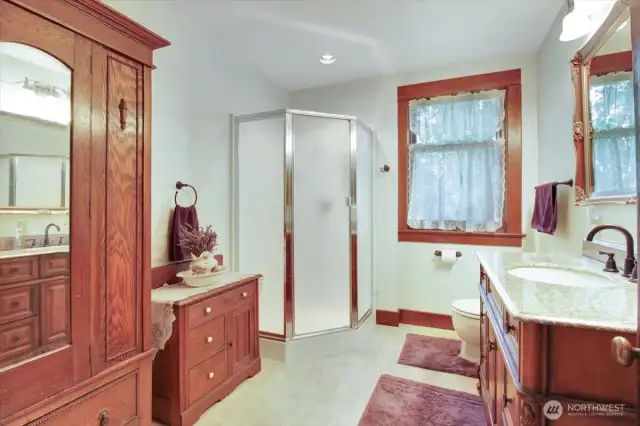 2nd floor bathroom