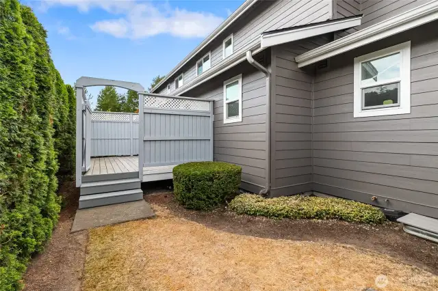 Even some yard space