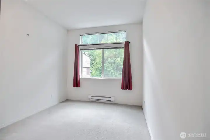 Second bedroom.