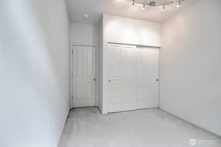 Second bedroom.