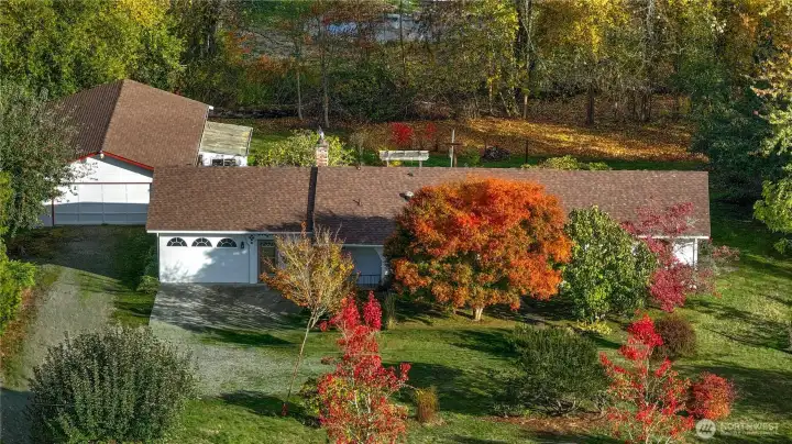 Look at the beautiful NEW roofs on BOTH the house and detached garage!