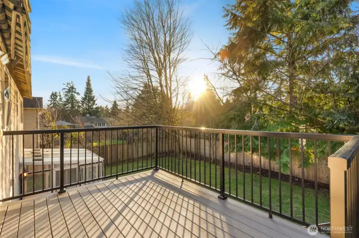 Trex composite entertainment size deck of the dining room
