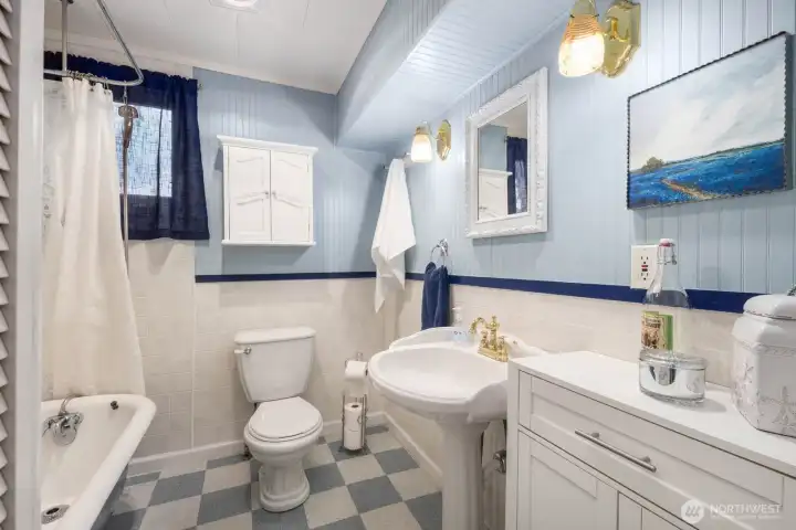 Convenient main floor full bathroom.